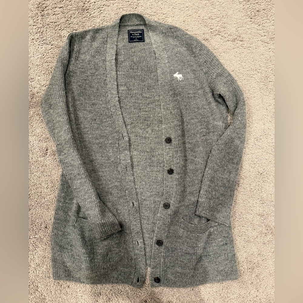 Abercrombie Gray Knit Cardigan Small